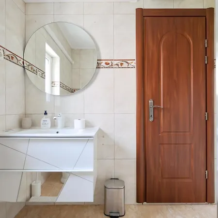 Ad Astra Punta Skala 公寓