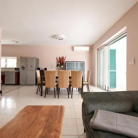 Ad Astra Punta Skala * 佩特坎内