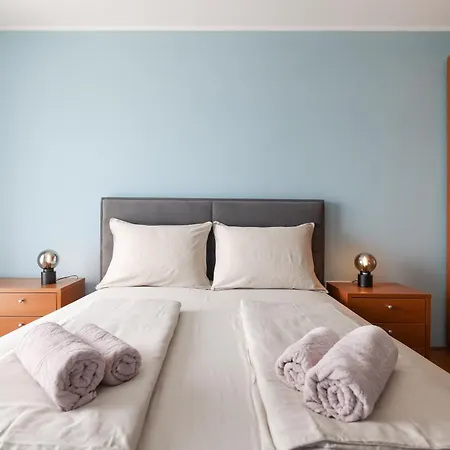 Ad Astra Punta Skala *