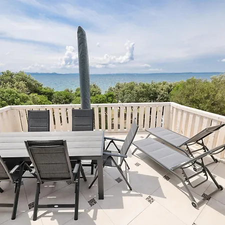 Ad Astra Punta Skala