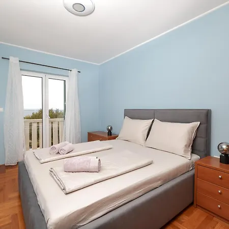 Ad Astra Punta Skala Apartment *