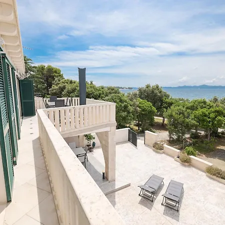 Ad Astra Punta Skala Apartment *