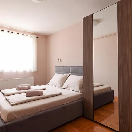 Ad Astra Punta Skala Apartament *