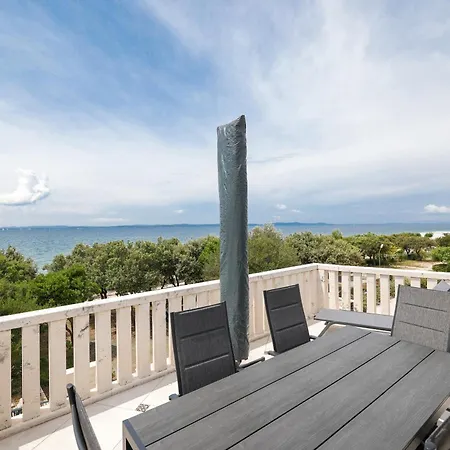 Ad Astra Punta Skala Apartment *
