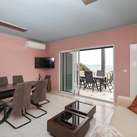 Apartment Ad Astra Punta Skala