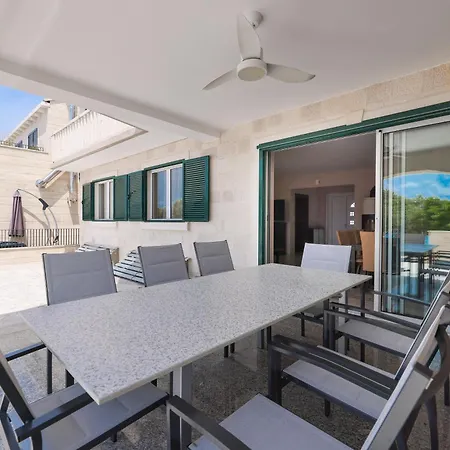 Ad Astra Punta Skala * Petrcane