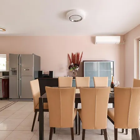 Ad Astra Punta Skala Apartamento