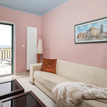 Ad Astra Punta Skala * Petrcane